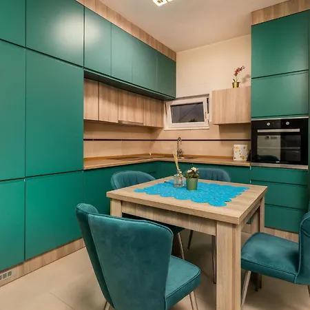 Apartamento Gorgeous In With Wifi Kostrena